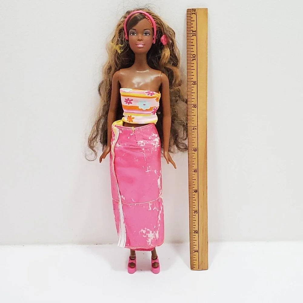 Mattel Barbie Christie Surprise Salon Reversible Turn 'N‎ Wrap Top & Skirt